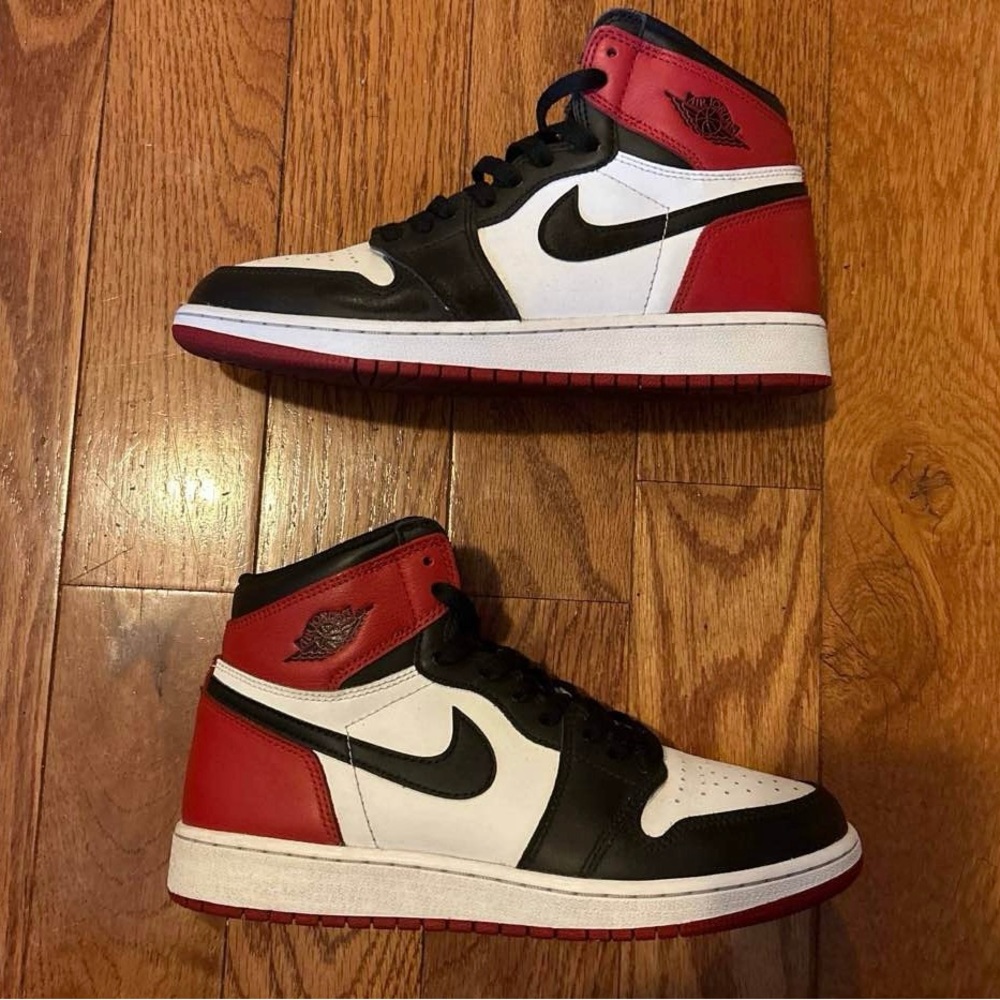 Air Jordan 1 “Black Toe”